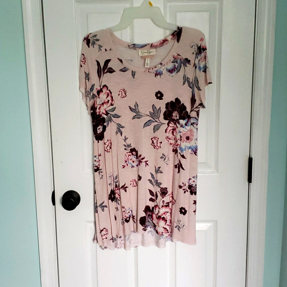 Jessica Simpson nursing top